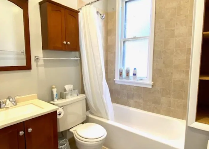 Apartment Walk To Wrigley 3br1ba Sleeps 8 Free Parking Chicago
