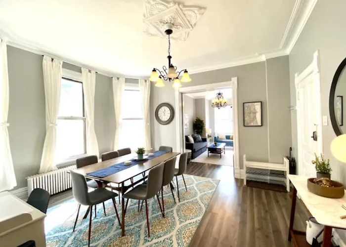 Walk To Wrigley 3br1ba Sleeps 8 Free Parking * Chicago