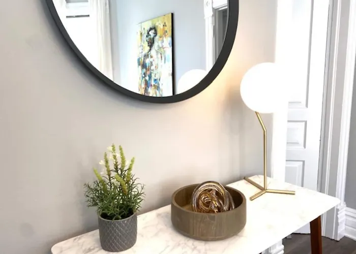 Walk To Wrigley 3br1ba Sleeps 8 Free Parking
