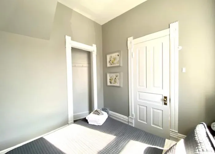 Walk To Wrigley 3br1ba Sleeps 8 Free Parking Chicago