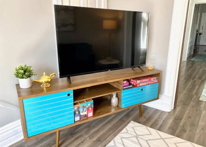 Walk To Wrigley 3br1ba Sleeps 8 Free Parking Chicago