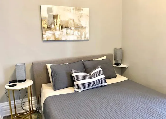 Apartment Walk To Wrigley 3br1ba Sleeps 8 Free Parking