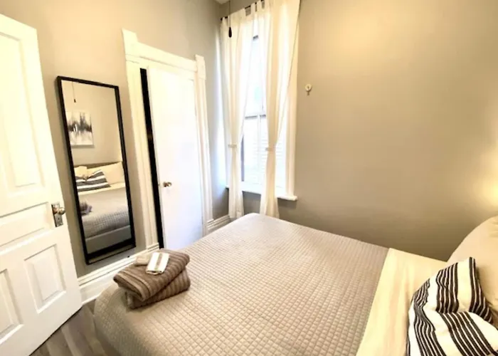 Apartment Walk To Wrigley 3br1ba Sleeps 8 Free Parking