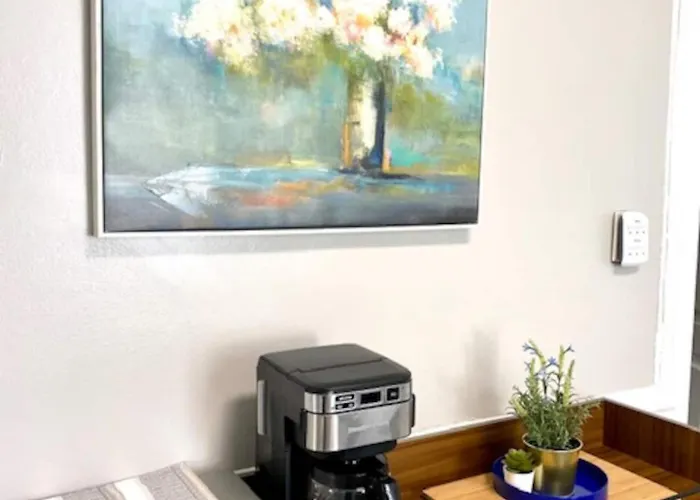 Walk To Wrigley 3br1ba Sleeps 8 Free Parking Apartment